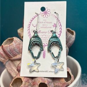Jaw’s Dropping Dangle Earrings with Starfish Charm